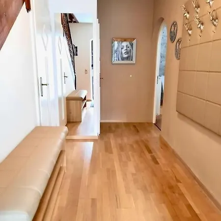 Stadtvilla Mit Sauna & Garten * 키츠부헬