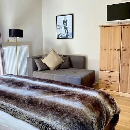 Stadtvilla Mit Sauna & Garten Апартаменты *