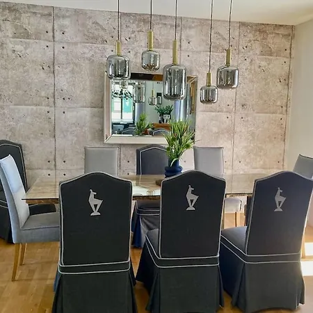 Апартаменты Stadtvilla Mit Sauna & Garten Кицбюэль