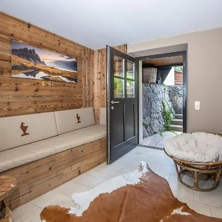 Апартаменты Stadtvilla Mit Sauna & Garten Кицбюэль